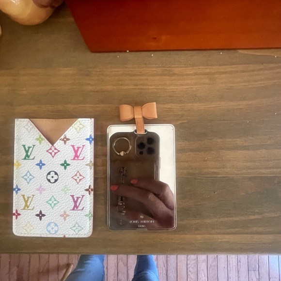 Louis Vuitton Multicolor Monogram Bow Mirror Case Takashi Murakami Collaboration - Picture 3 of 5